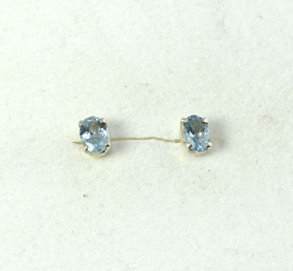 Ohrstecker Aquamarin Oval 6x4 mm