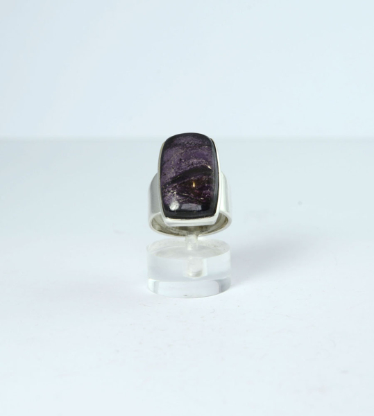 Unikat Ring Sugilith Antik 22x13 mm