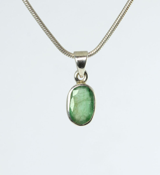 Unikat Anhänger Smaragd Oval 10x7 mm