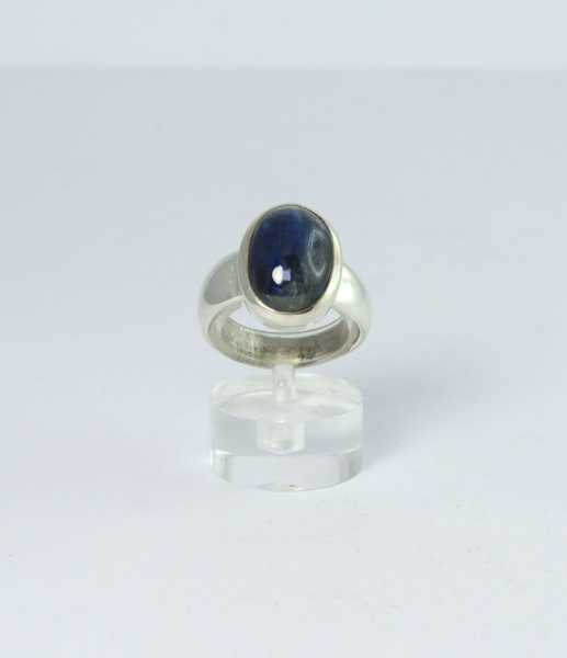 Unikat Ring Disthen Oval 15x10 mm