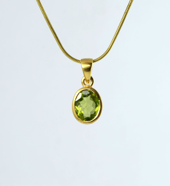 Unikat Anhänger Peridot Oval 10x8 mm Silber Vergoldet