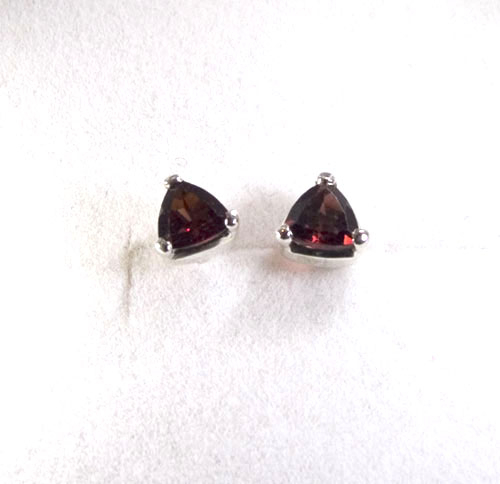 Ohrstecker Granat Triangel