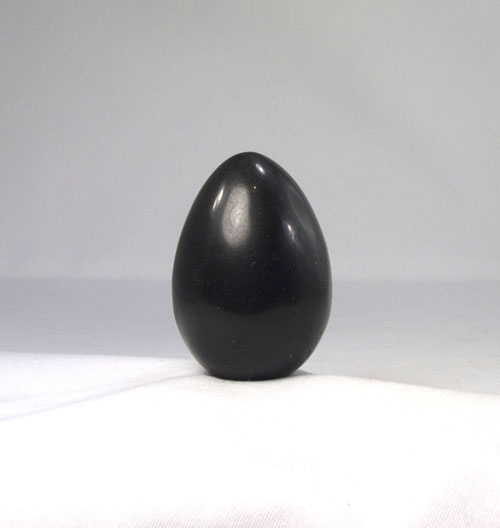 Schwarzer Obsidian Ei