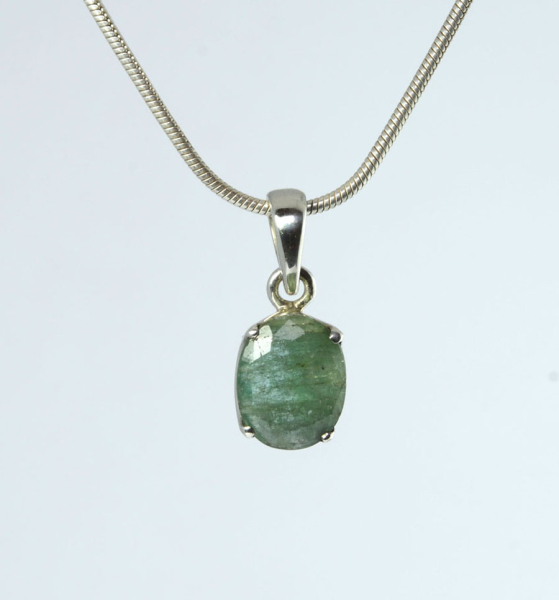 Unikat Anhänger Smaragd Oval 13x9 mm