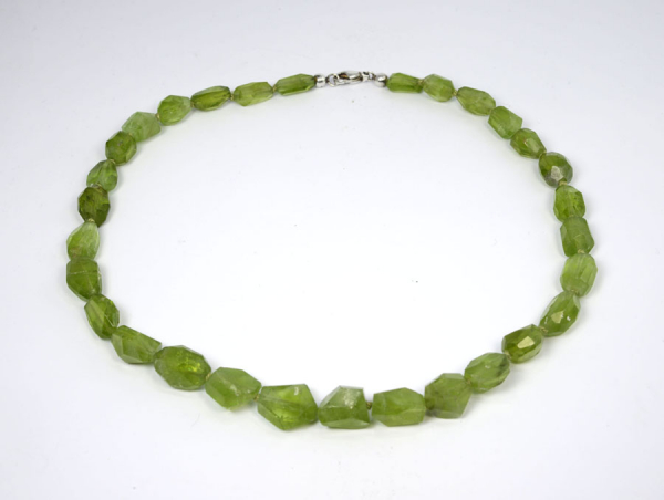 Unikat Peridot Kette Barock facettiert