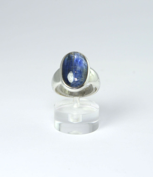 Unikat Ring Disthen Oval 18x11 mm