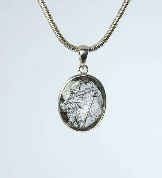 Turmalin-Quarz Oval Facettiert 24x20 mm