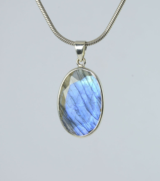 Unikat Anhänger Labradorit Oval Facettiert 26x18 mm