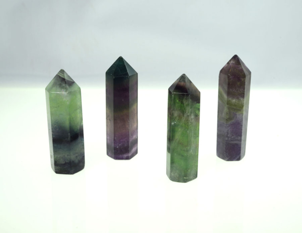 Fluorit Grün Spitze Poliert Klein