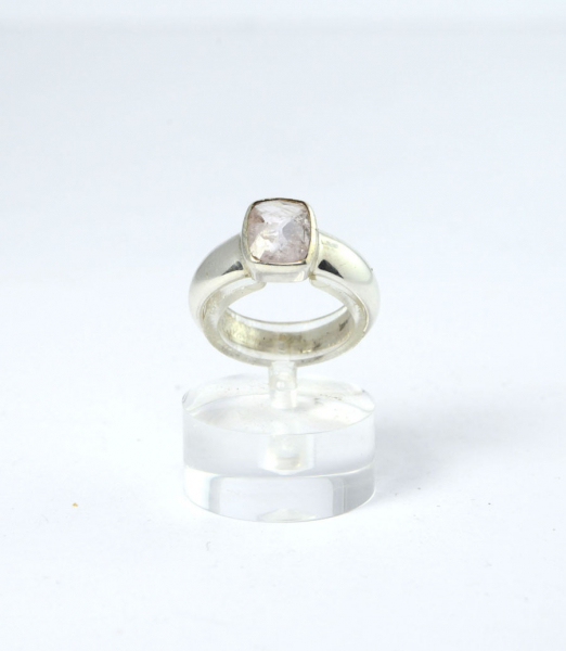 Unikat Ring Morganit Antik 8x6 mm