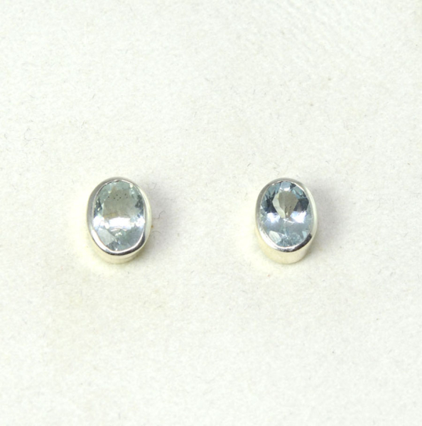 Unikat Ohrstecker Aquamarin Oval 8x6 mm
