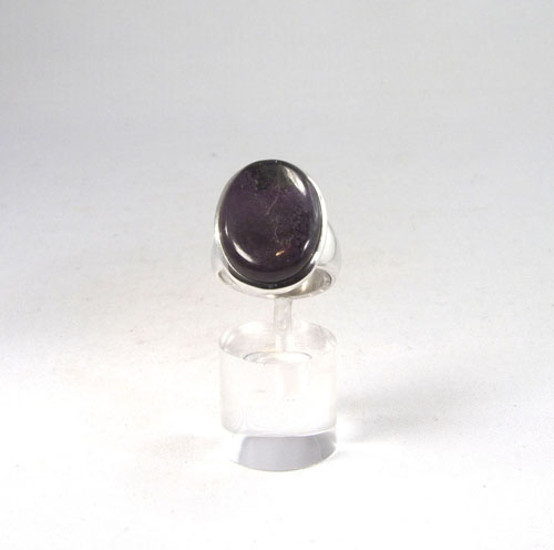 Unikat Ring Sugilith Oval dunkel