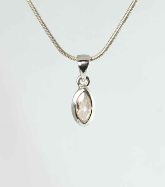 Unikat Anhänger Morganit Navette