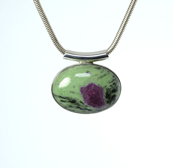 Anhänger Rubin-Zoisit Oval 22x31 mm