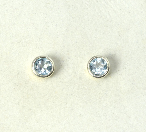 Unikat Ohrstecker Aquamarin Rund 6 mm