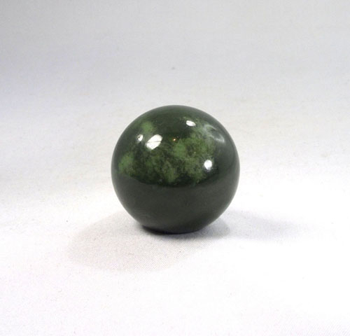 Nephrit Jade Kugel 30 mm