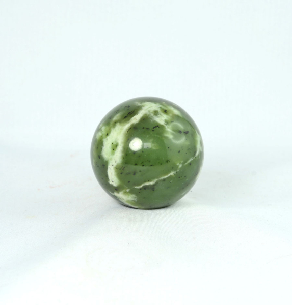 Unikat Nephrit Jade Kugel 51 mm