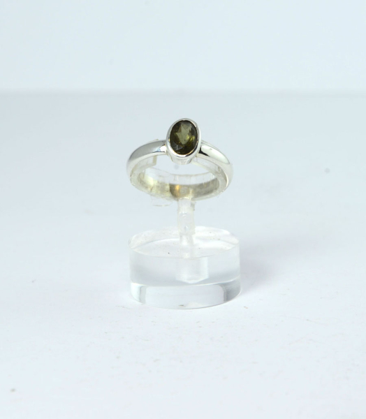 Unikat Ring Moldavit Oval 7x5 mm Facettiert