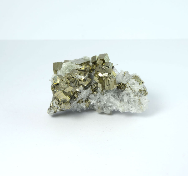 Unikat Nadelquarz mit Pyrit Stufe 