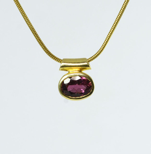 Unikat Anhänger Turmalin Rubellit Oval 6x8 mm Vergoldet A
