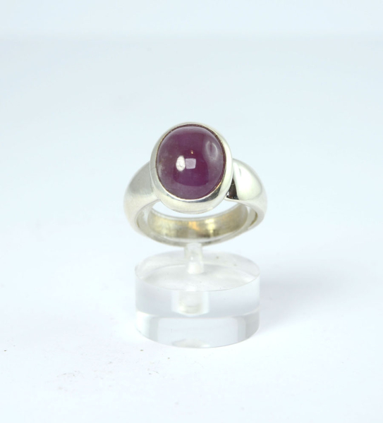 Unikat Ring Rubin Oval 13x11 mm
