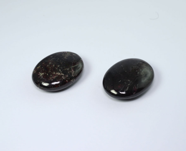 Granat Almandin Linsenstein