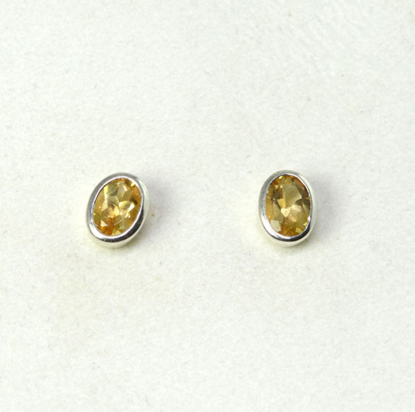 Unikat Ohrstecker Citrin Oval 7x5 mm